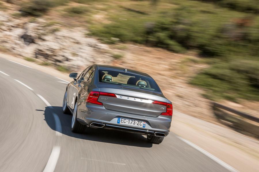  Volvo S90 D4 Inscription 2016 года  (WW) (фото 11 из 24)